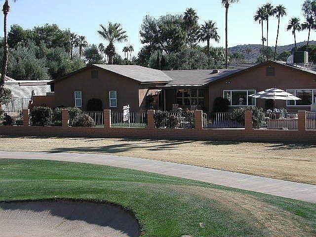 2nd image of 940 W Moon Valley Dr