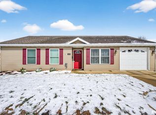 109 2nd St, Lacon, IL 61540