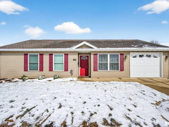 109 2nd St, Lacon, IL 61540