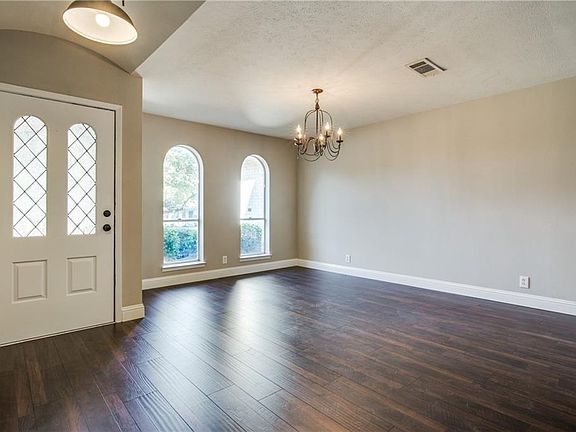 2nd image of 809 Stratford Dr