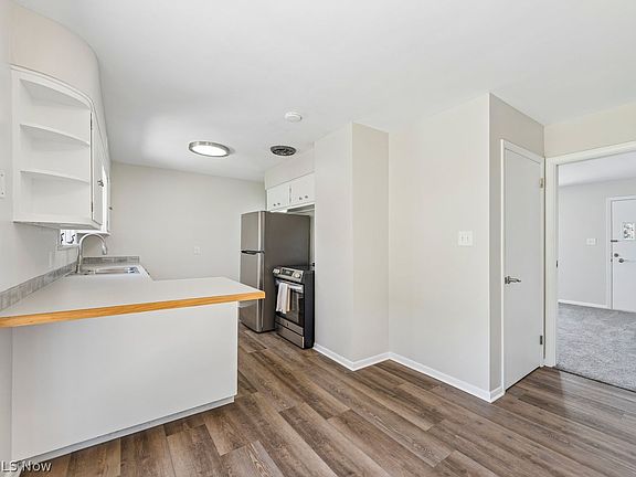 4th image of 2207 Goodyear Blvd