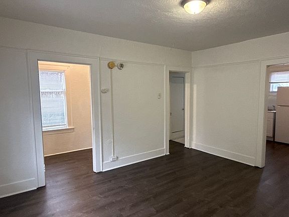 3rd image of 825-837 High St #827