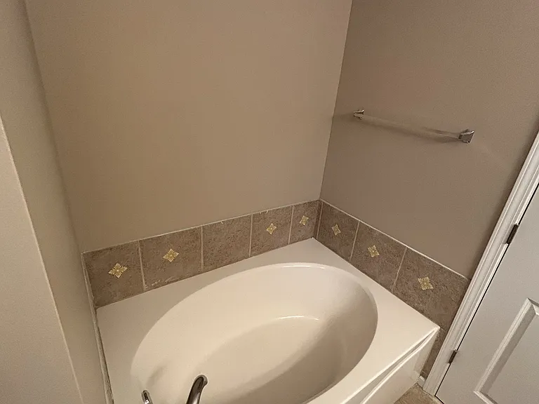 141 Barnes Ct — Photo 13