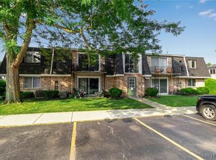 104 AB Foxberry Dr, Getzville, NY 14068