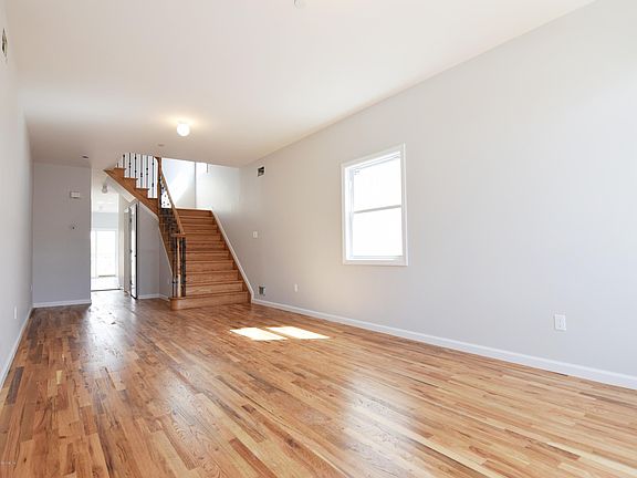 3rd image of 337 Bradley Ave