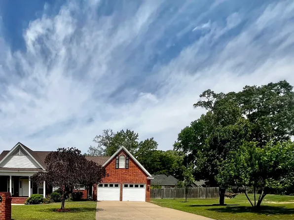 602 River Oaks Blvd, Searcy, AR 72143