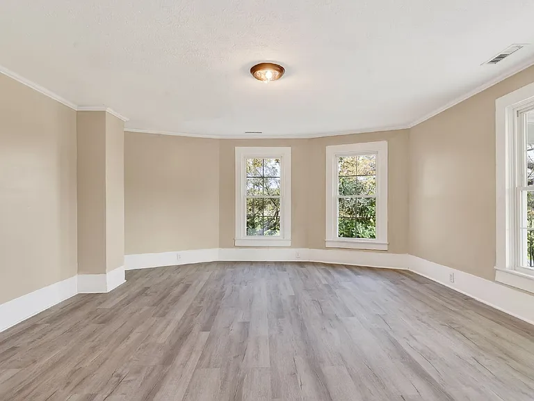 409 Meadow Rd — Photo 33