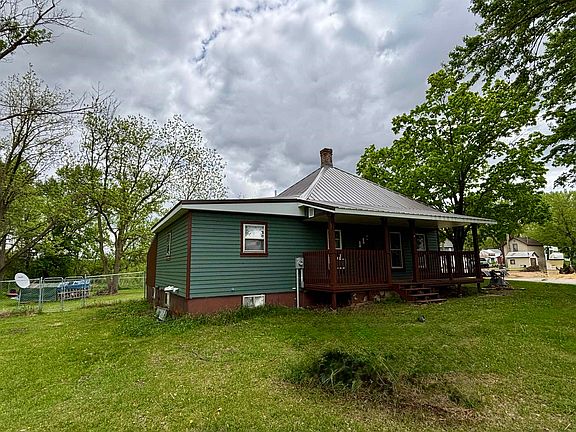 5th image of 2274 Railroad St