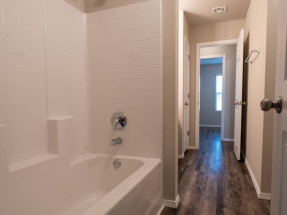 3rd image of 9440 SW 44th Terr