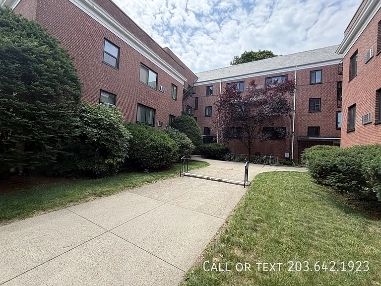570 Whitney Ave — Photo 13