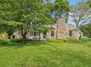 9154 N Fielding Rd, Bayside, WI 53217