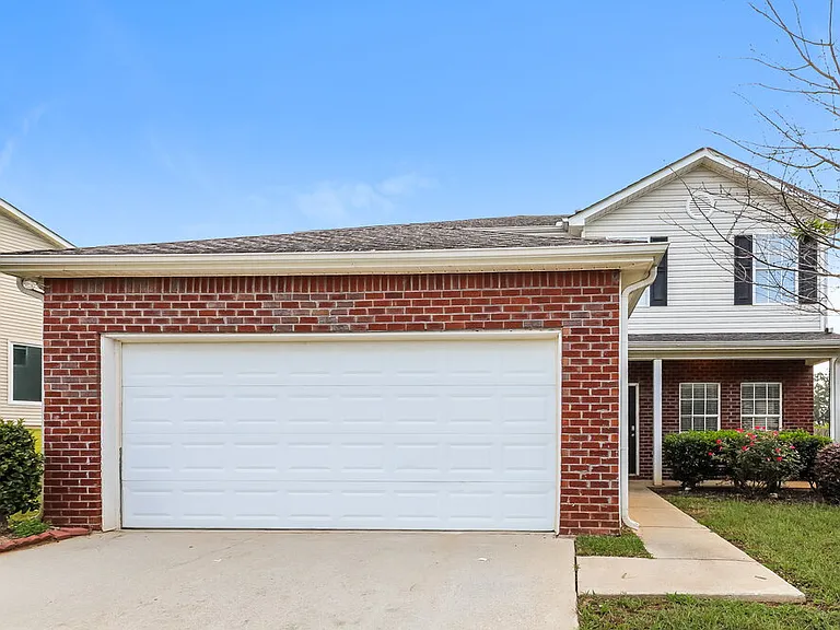 1607 Thornwick Trce — Photo 1