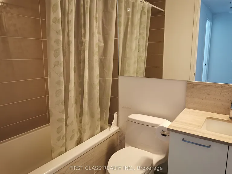 28 Wellesley St E #3504 — Photo 20