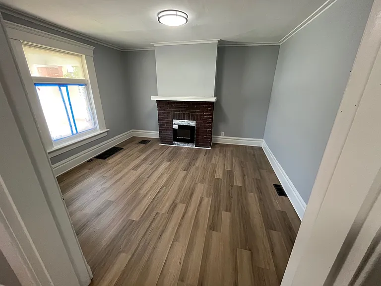 969 Wilson Ave — Photo 6