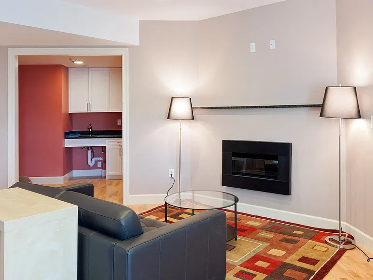 7 Cameron Apartments — Photo 31