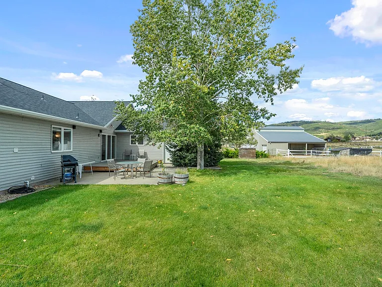 8620 N Brookwood Dr — Photo 28