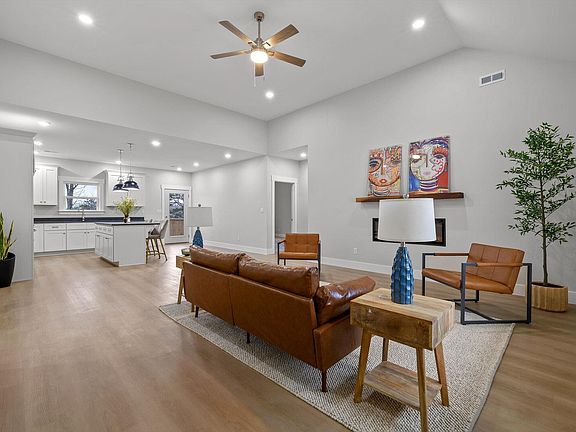 4th image of 109 Hidden Ridge Loop