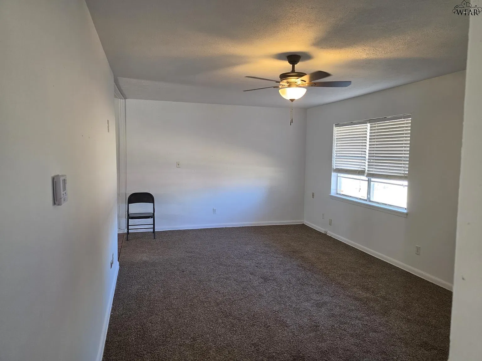 3 bed, 1.0 bath, 1075 sqft, $1,300 — Photo 2