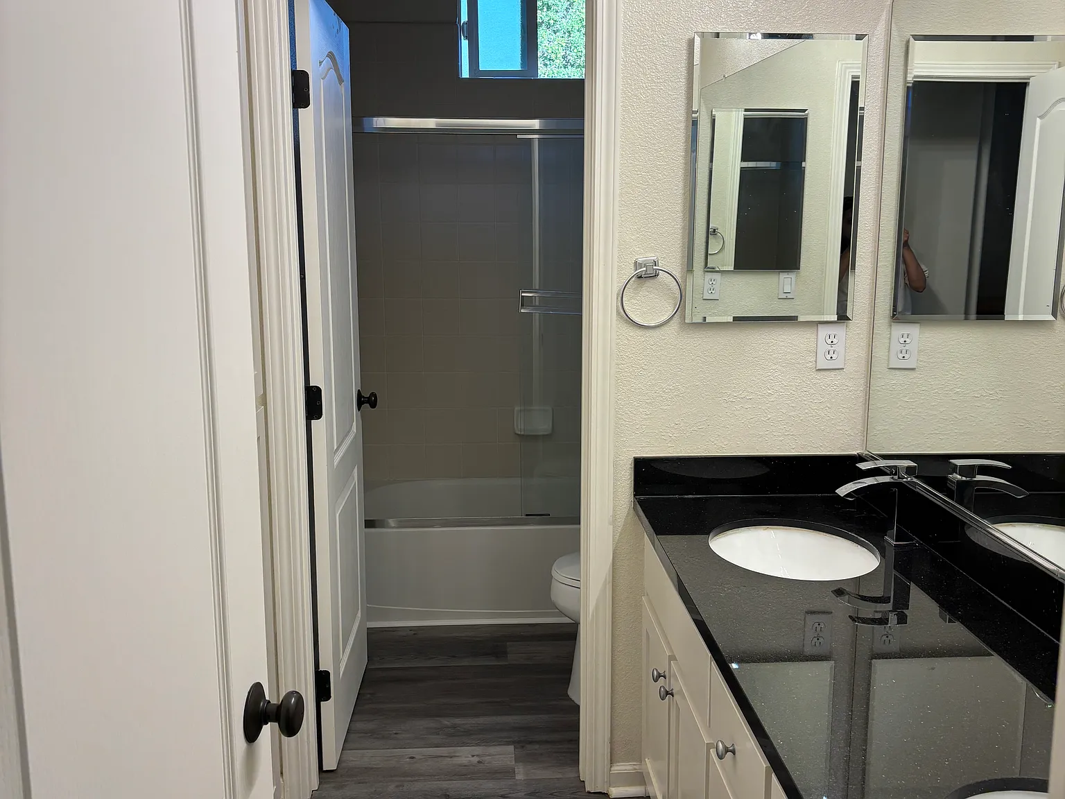 4 bed, 2.5 bath, 2149 sqft, $4,950 — Photo 4