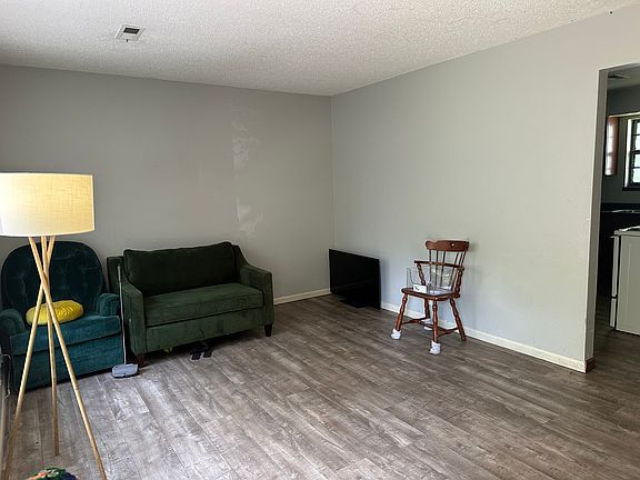 2nd image of 433 Missouri St