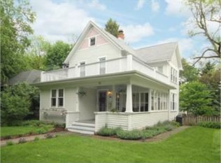 16 N Sleight St, Naperville, IL 60540