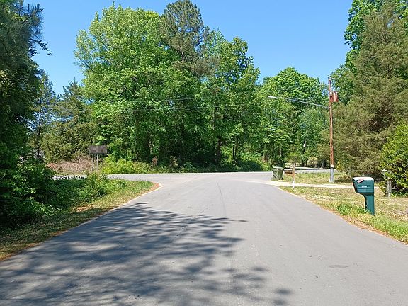 5th image of 1109 Mosswood Dr