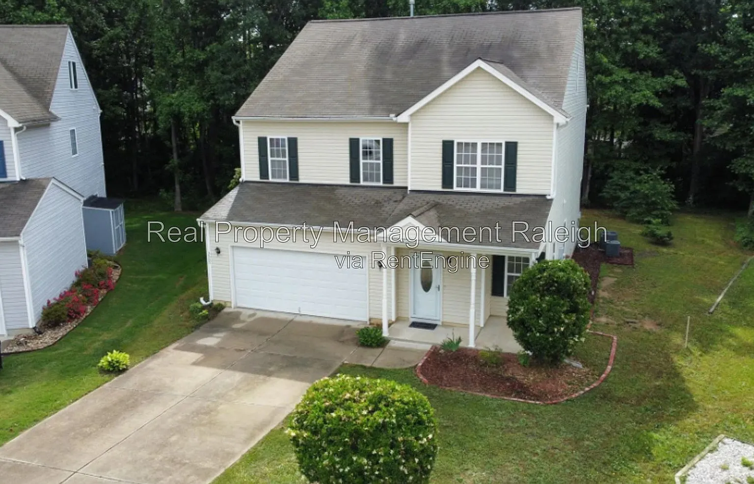 4 bed, 2.5 bath, 2521 sqft, $2,350 — Photo 2