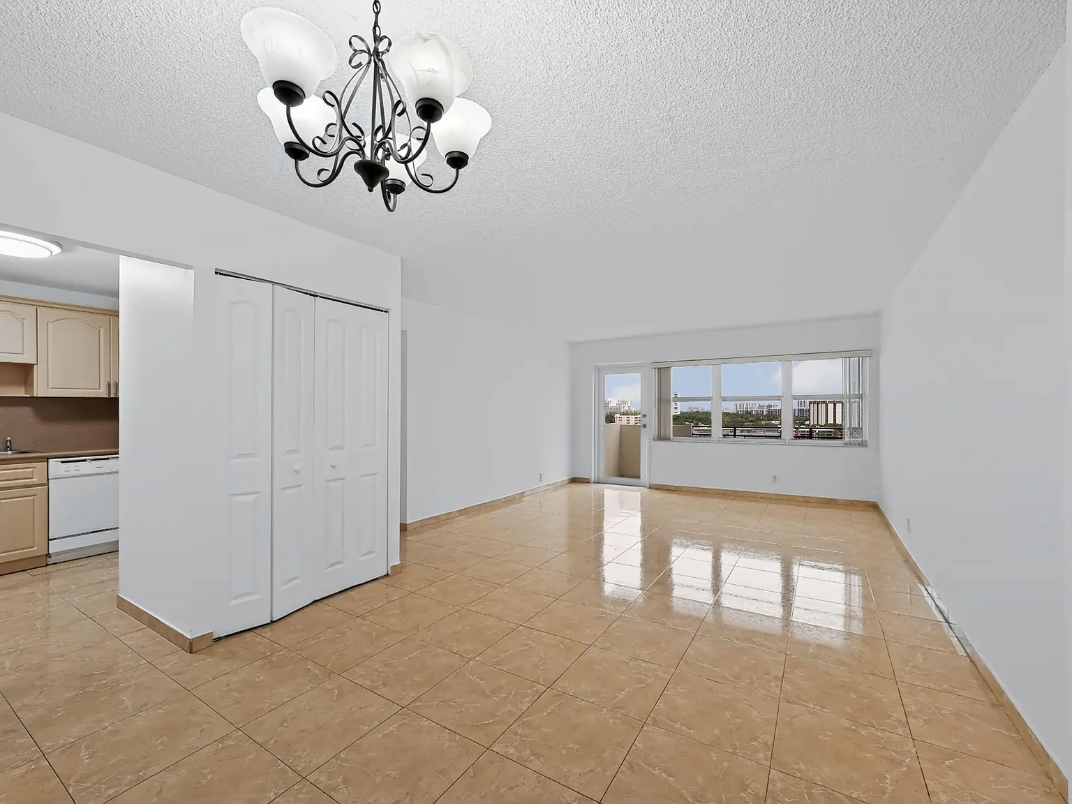 Ocean View Towers — Photo 3