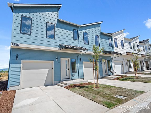 2nd image of 2032 Sunset Dr #10
