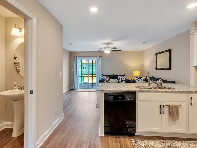 118 Alexander Blvd — Photo 10