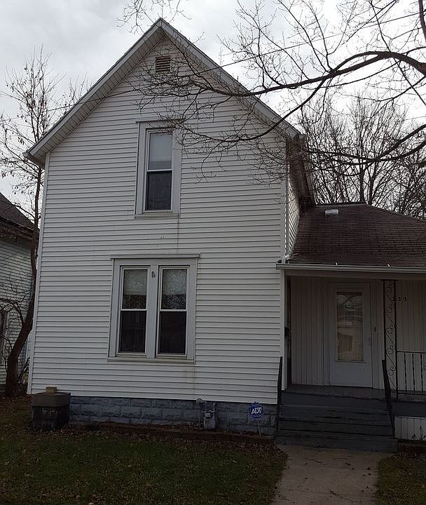 1st image of 230 E Vine St