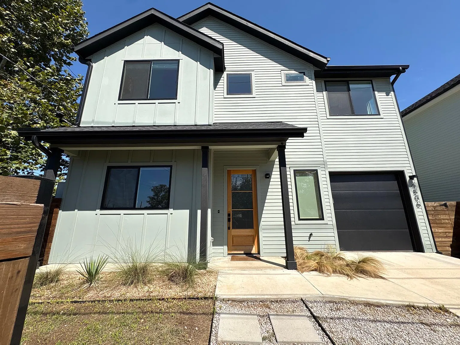 3 bed, 2.5 bath, 1620 sqft, $3,790 — Photo 2
