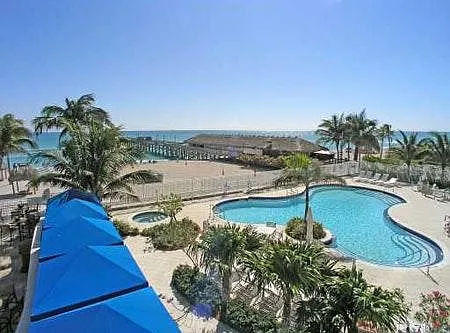 La Perla swiming pool