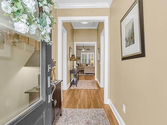 3rd image of 1007 Old Field Dr