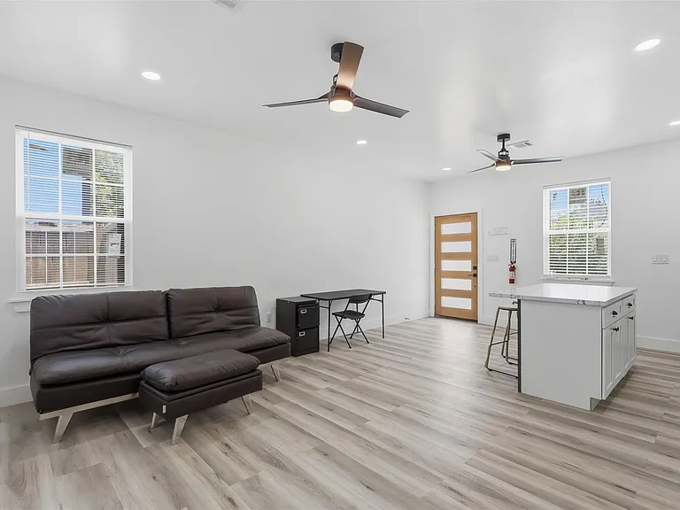 8209 Richland Dr #B — Photo 2