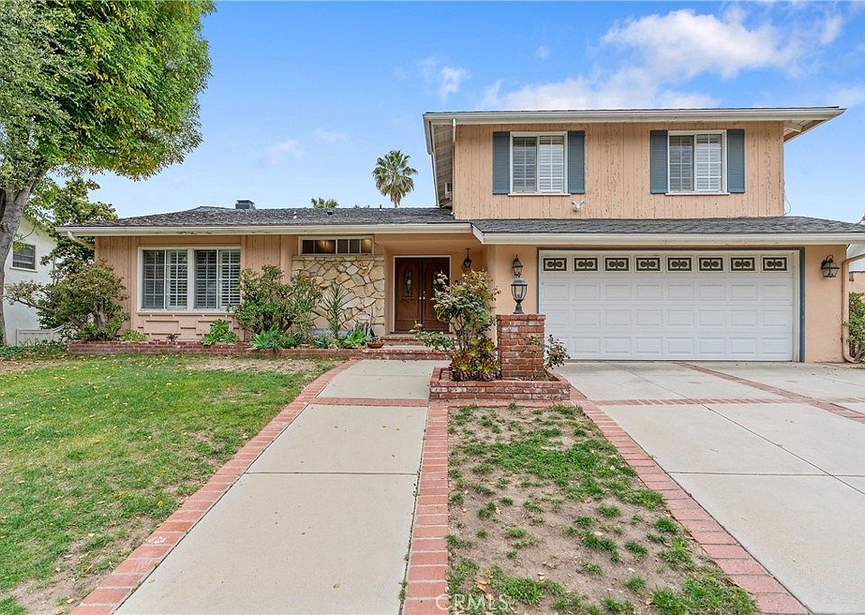 1st image of 23766 Nadir St