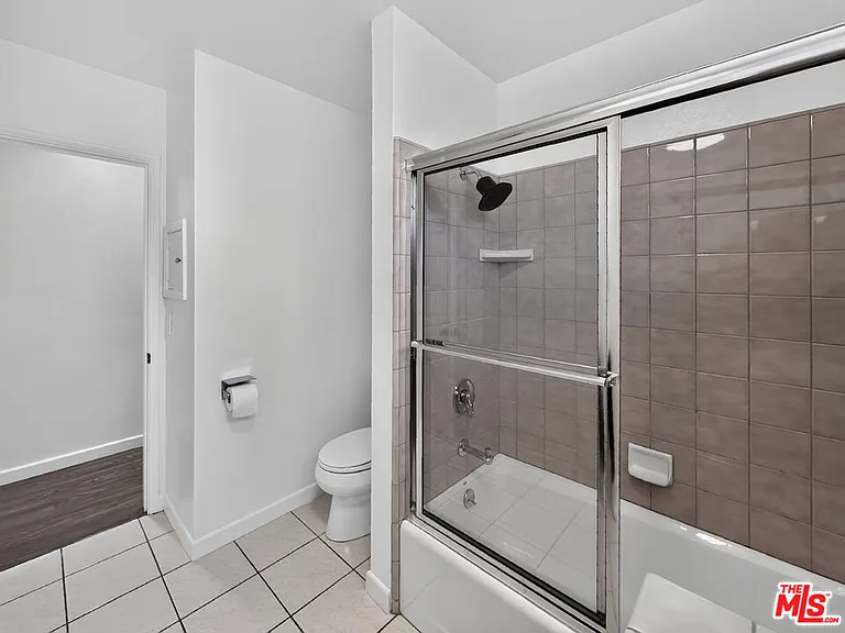 16746 Tupper St — Photo 16