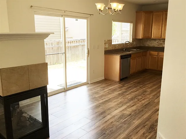 5046 Pelican St — Photo 4