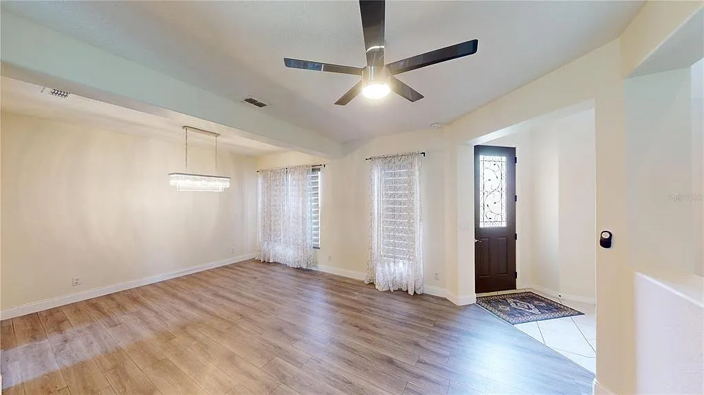 5 bed, 3.0 bath, 2264 sqft, $3,200 — Photo 2