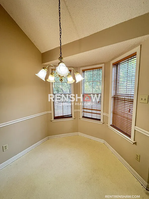 3 bed, 2.0 bath, 1273 sqft, $1,550 — Photo 4