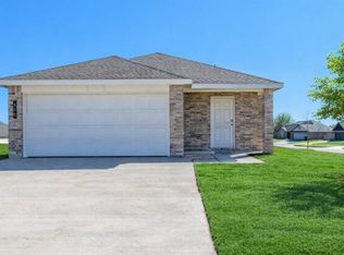 500 Saint Charles Pl, Newcastle, OK 73065