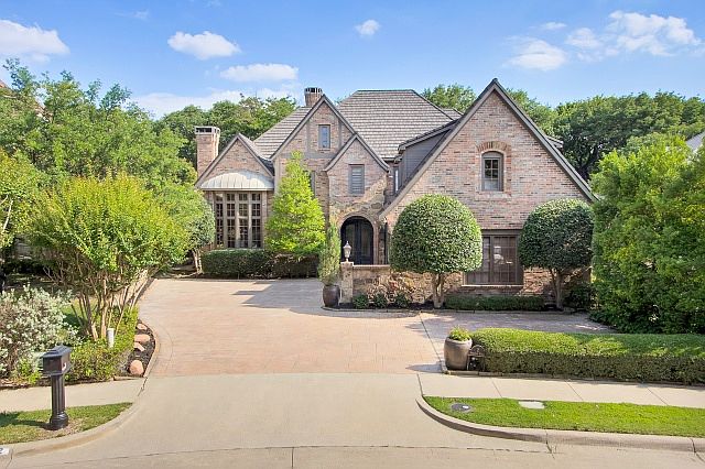1st image of 2 Savannah Cir
