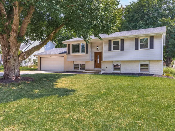 208 Edwards Dr, Normal, IL 61761