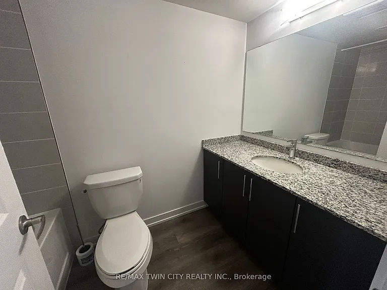 205 W Oak Trl #32 — Photo 10