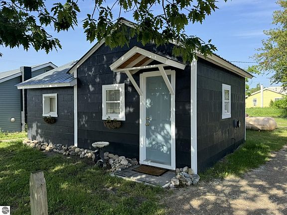 3rd image of 8281 Rapid City Rd NW