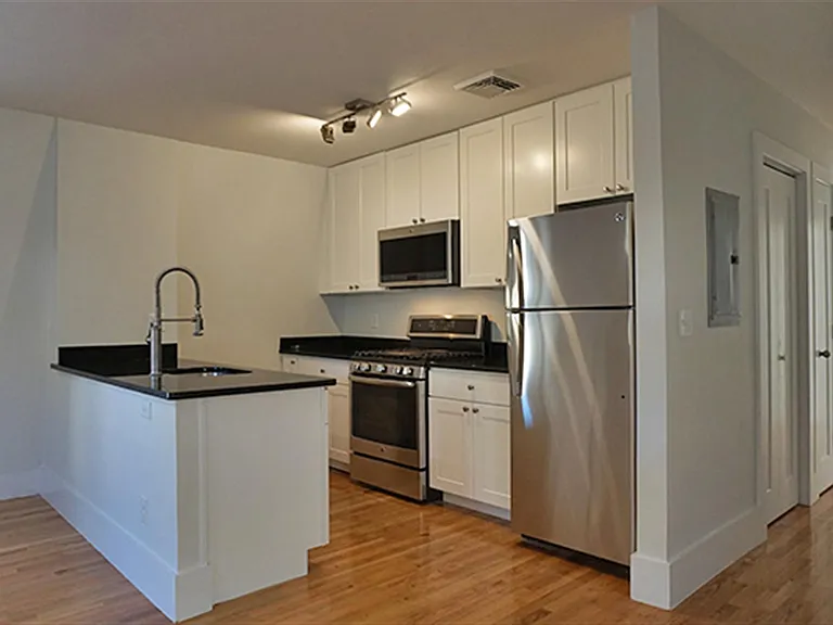 2 Osgood St — Photo 2