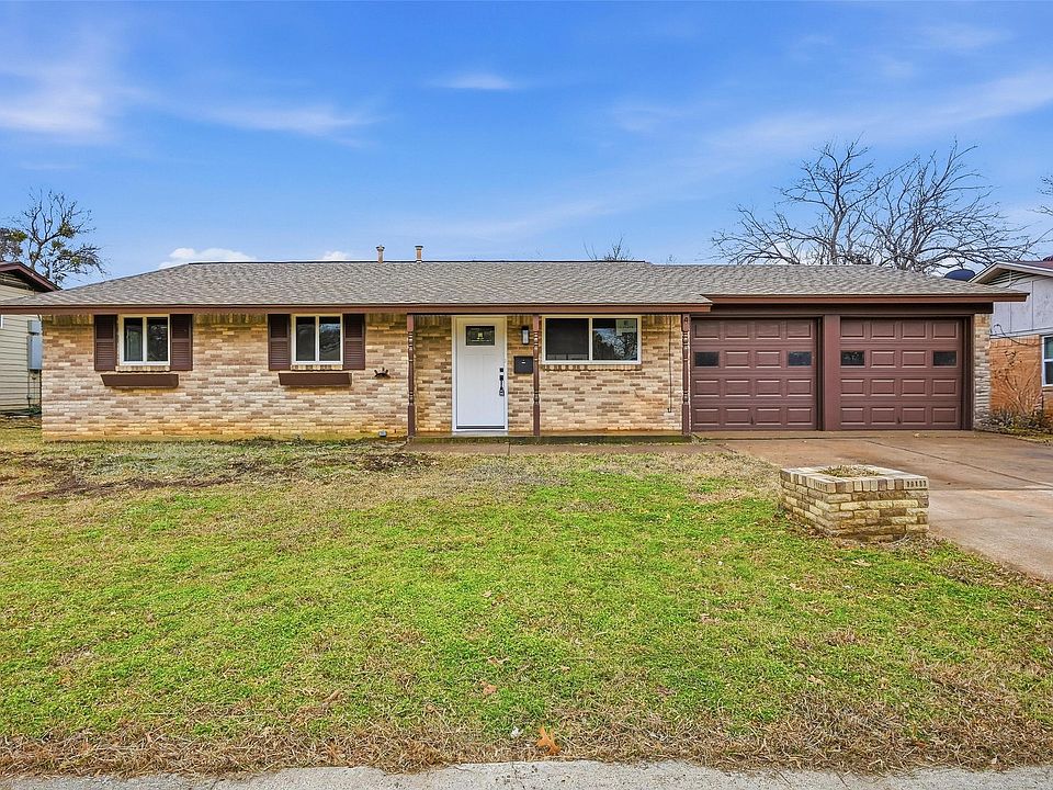 1st image of 302 E Fuller Dr