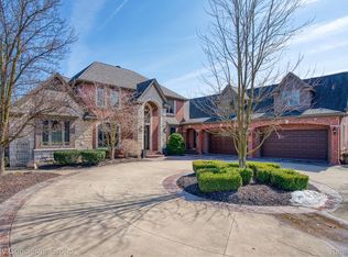 10737 Stoney Point Dr, South Lyon, MI