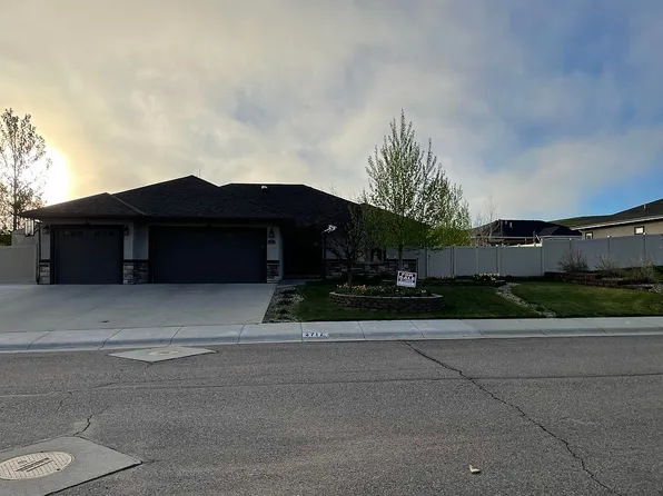 2717 Nicklaus Dr, Casper, WY 82601