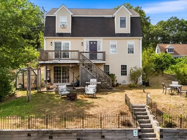12 Priscilla Ave, Wareham, MA 02571